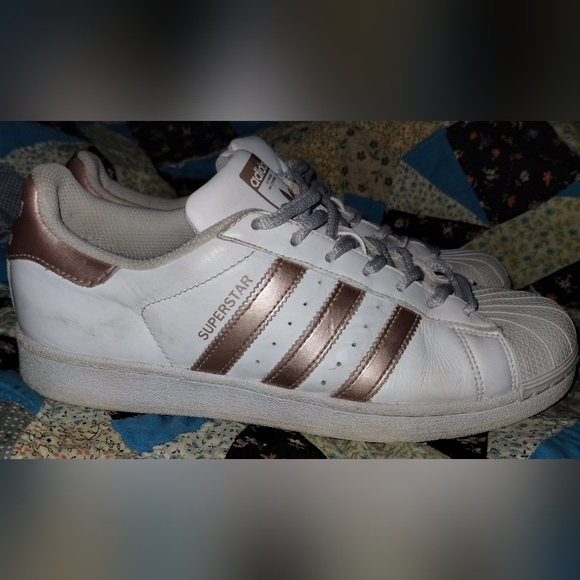 Adidas Rose Gold Superstar Trainers Women's 8.5 - Picture 4 of 6